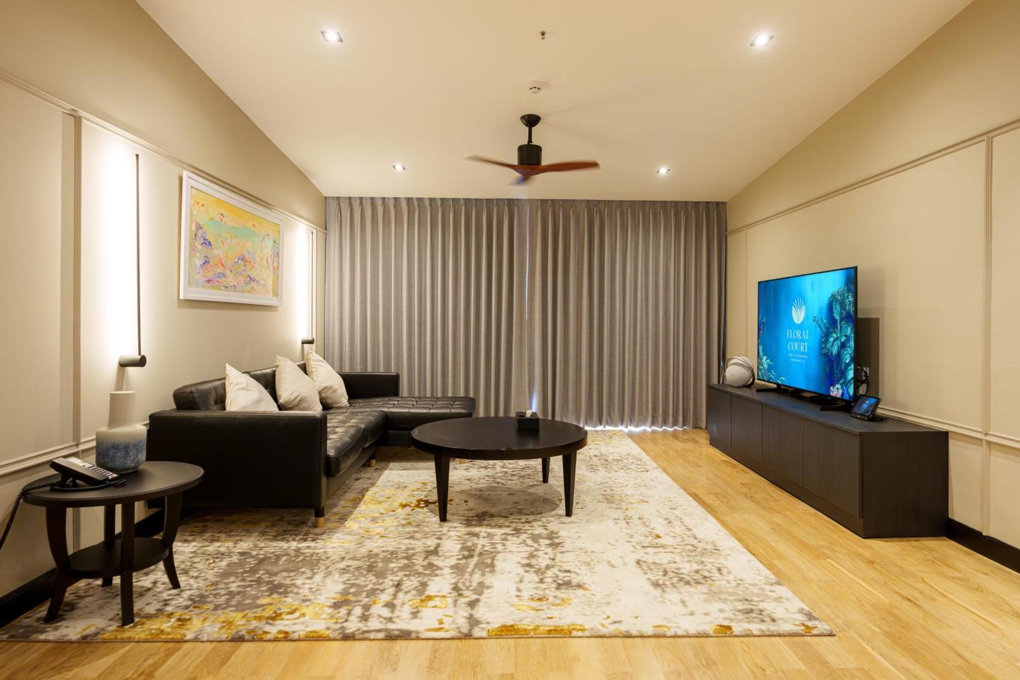 Floral Court & Sukhumvit 13 בנגקוק